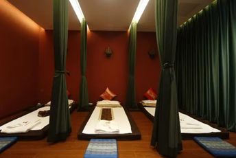 上海静安泰式按摩的被动瑜伽：当身体被折叠成诗